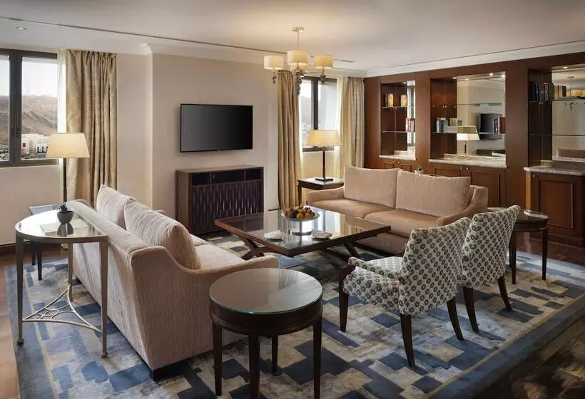 سوئیت کلاب, Sheraton Oman