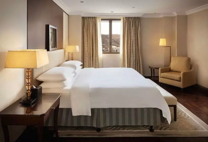 سوئیت کلاب, Sheraton Oman
