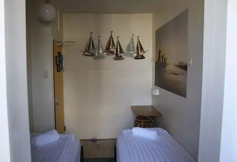 اتاق استاندارد با سرویس بهداشتی مشترک, Bicycle Hotel Amsterdam