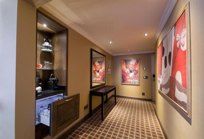 جناح, Grand Hotel Huis Ter Duin