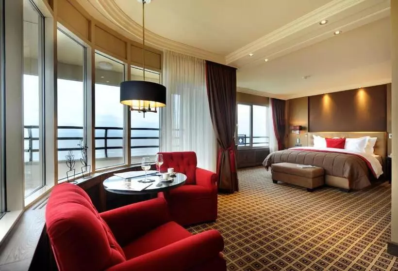 オーシャンビュースイート, Grand Hotel Huis Ter Duin