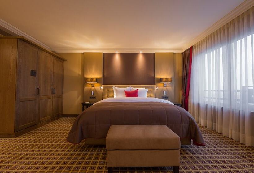 جناح, Grand Hotel Huis Ter Duin