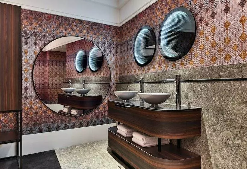 اتاق لوکس با چشم‌انداز, Clayton Hotel Amsterdam American