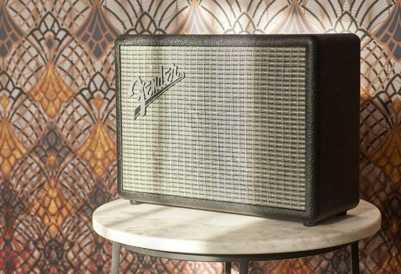 جناح جونيور, Clayton Hotel Amsterdam American