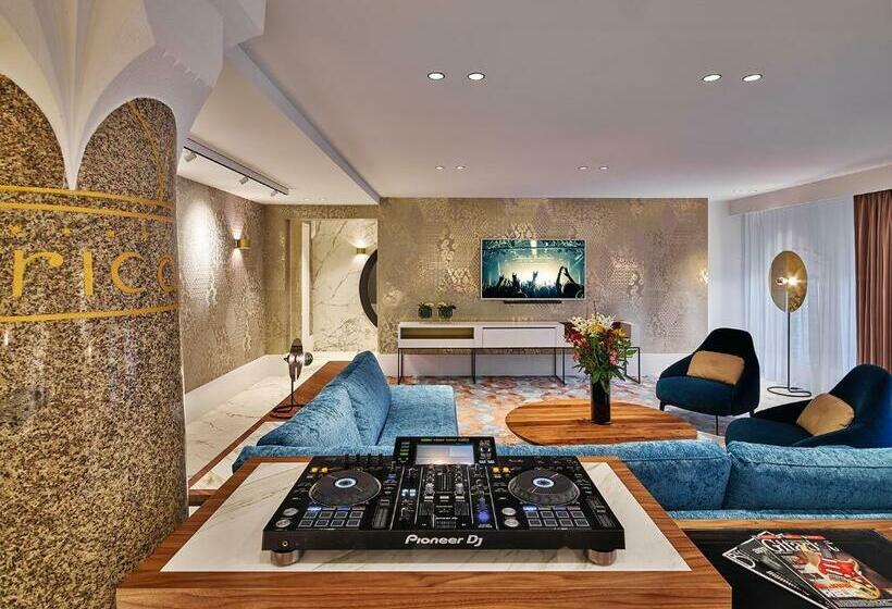 Люкс, Clayton Hotel Amsterdam American