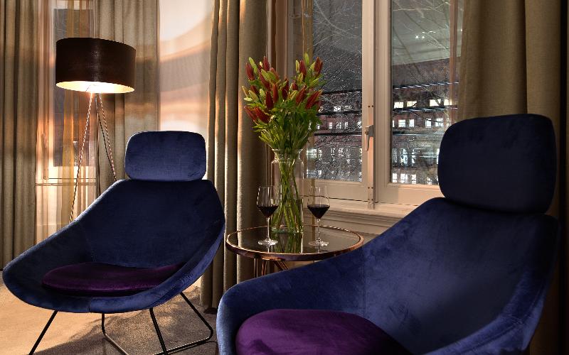 جناح جونيور, Clayton Hotel Amsterdam American