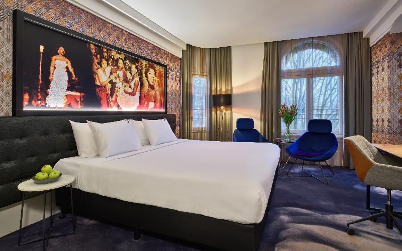 جناح جونيور, Clayton Hotel Amsterdam American