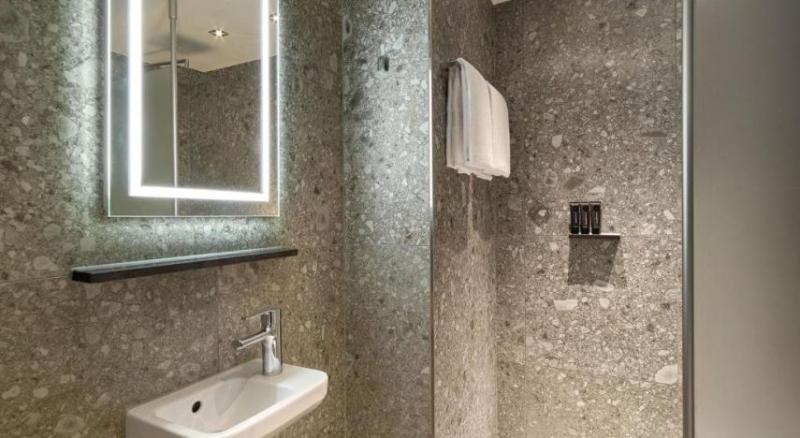 غرفة ديلوكس مزودة بشرفة, Clayton Hotel Amsterdam American