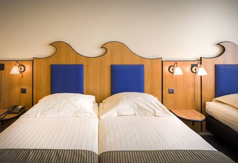 스탠다드 트리플 룸, Badhotel Scheveningen