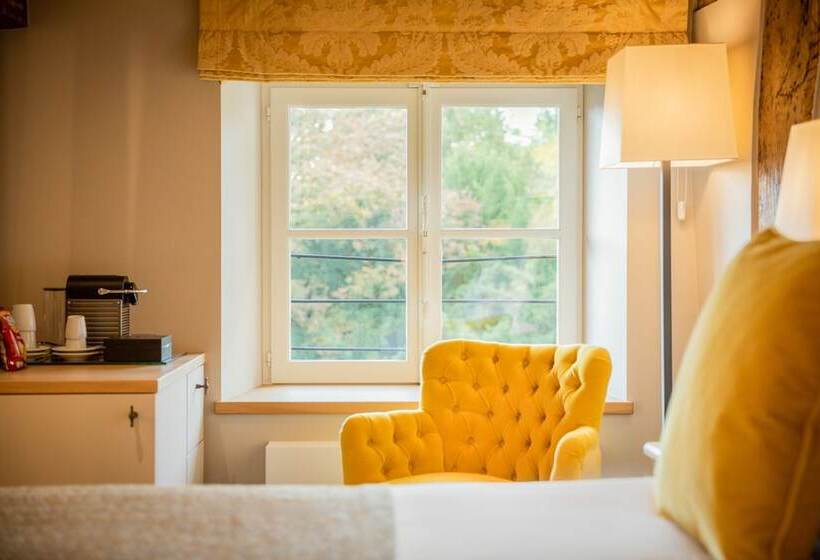 חדר בסיסי, Château Wittem