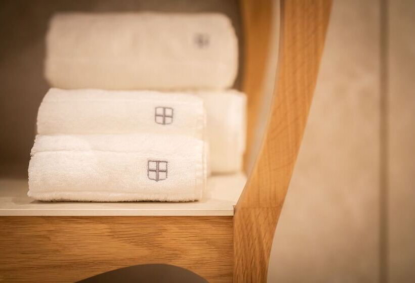 חדר סופריור, Château Wittem