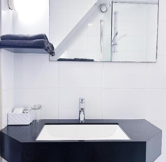 Номер Стандарт, De Magneet