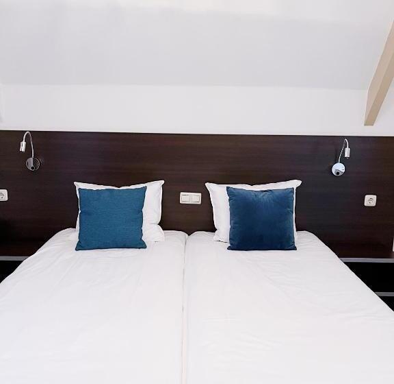 Четырехместный Номер Стандарт, De Magneet