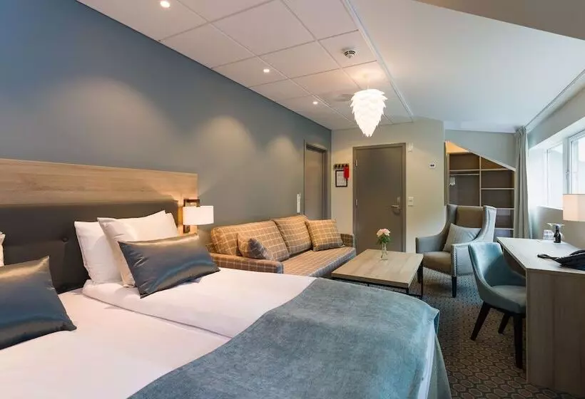 Deluxe room with river view, Fru Haugans