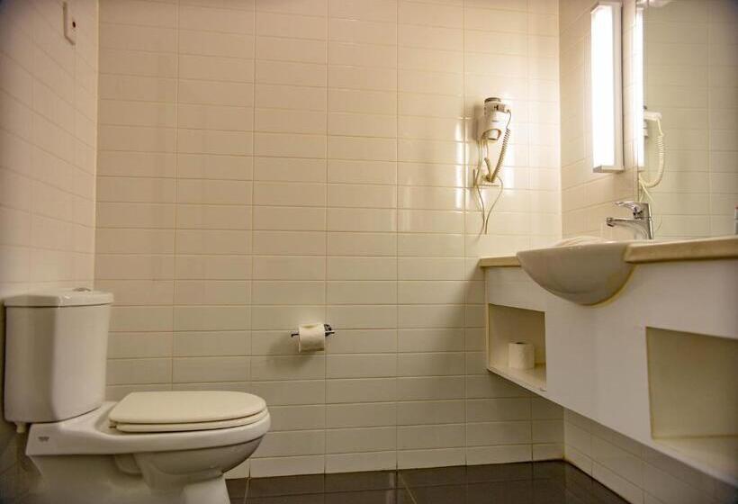 اتاق اجرایی, Highlander Hotel & Apartments