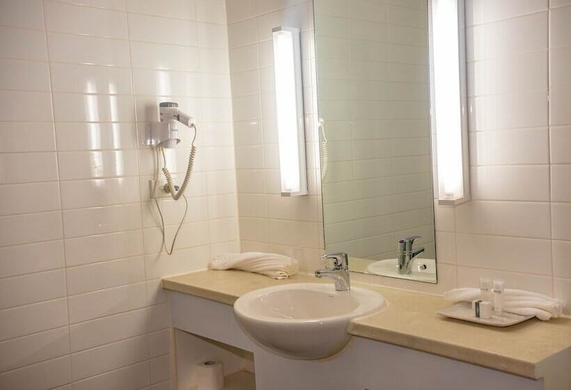 اتاق اجرایی, Highlander Hotel & Apartments