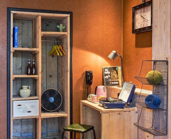 اتاق استاندارد سه نفره, Max Brown Hotel Museum Square, Part Of Sircle Collection