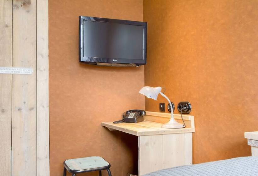 اتاق استاندارد سه نفره, Max Brown Hotel Museum Square, Part Of Sircle Collection