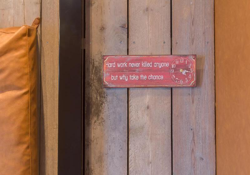 اتاق استاندارد, Max Brown Hotel Museum Square, Part Of Sircle Collection