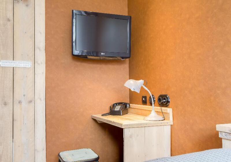 Standard Room, Max Brown Hotel Museum Square, Part Of Sircle Collection