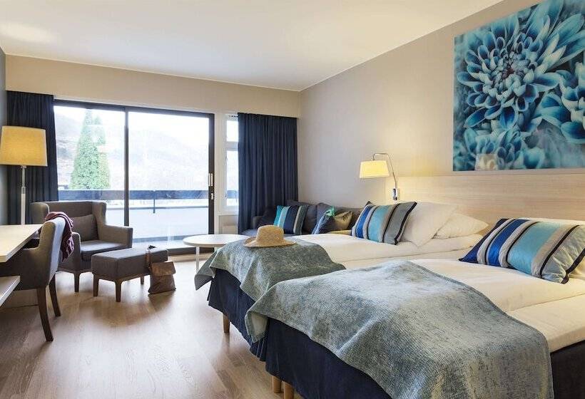 带阳台的高级房间, Scandic Sunnfjord Hotel & Spa