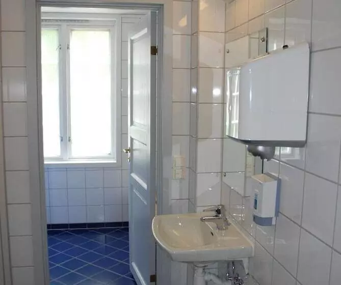 اتاق استاندارد سه تخته با سرویس بهداشتی مشترک, Singsaker Sommerhotell   Hostel