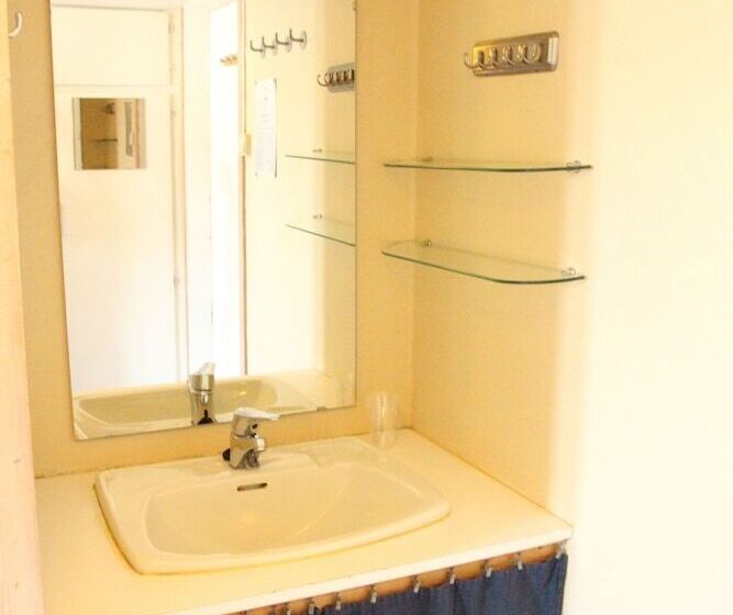 Quarto Quádruplo Standart Casa de Banho Partilhada, Singsaker Sommerhotell   Hostel