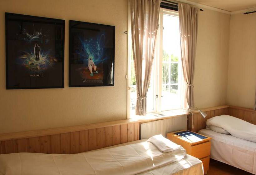 Quarto Triplo Standart, Singsaker Sommerhotell   Hostel