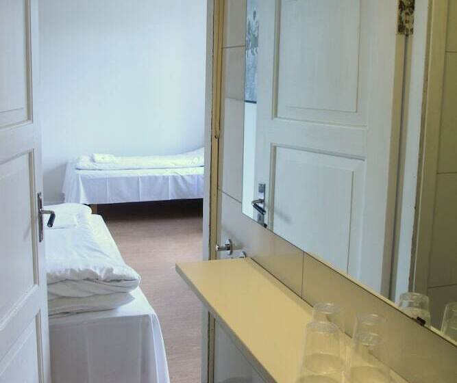 Quarto Quádruplo Standard, Singsaker Sommerhotell   Hostel