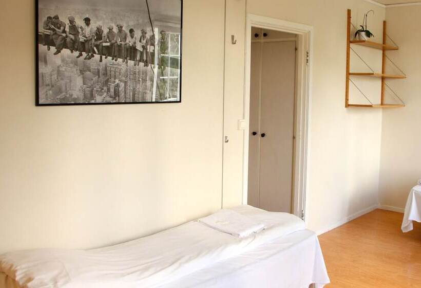 Quarto Quádruplo Standard, Singsaker Sommerhotell   Hostel