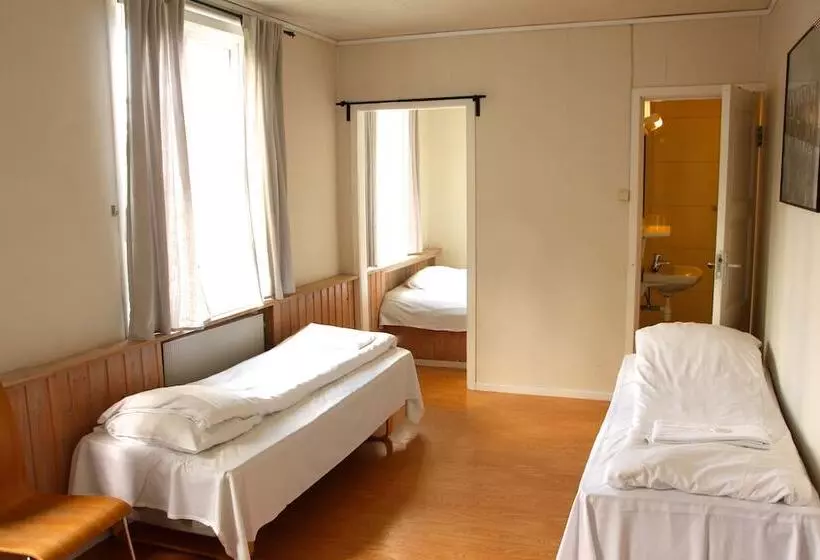 اتاق استاندارد چهار تخته, Singsaker Sommerhotell   Hostel