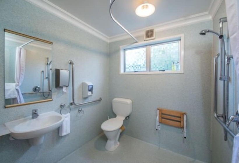 Студия Стандарт, Amber Court Motel