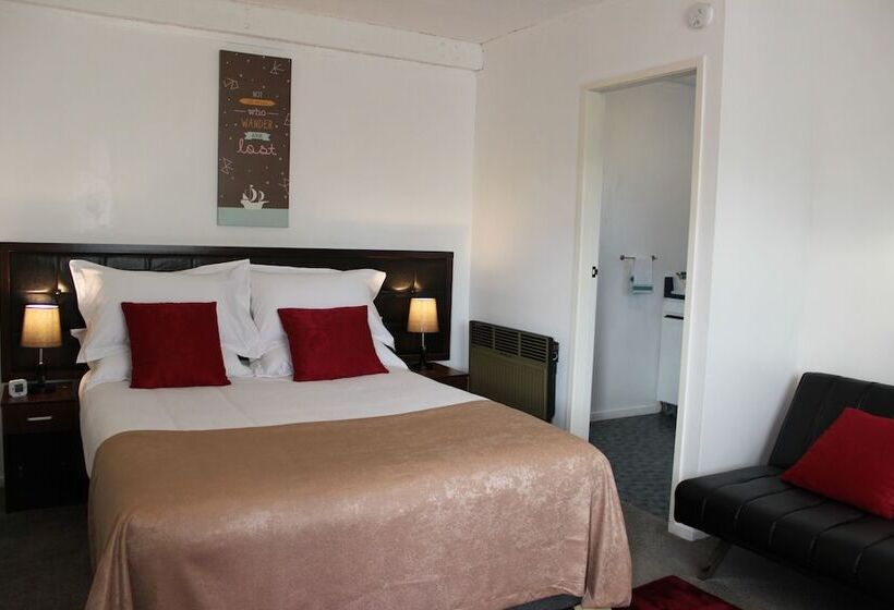 スタンダードスタジオ, Cedar Lodge Motel Hamilton