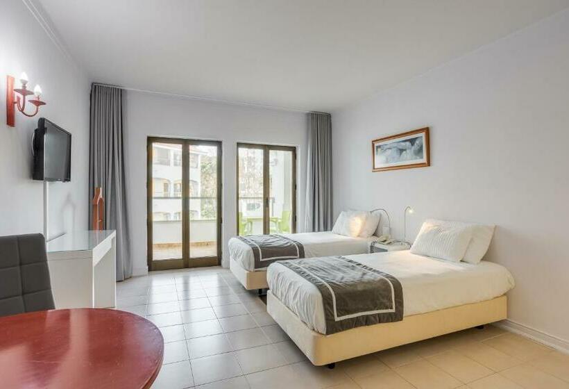 استودیوی استاندارد, Clube Do Lago