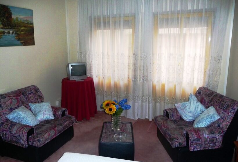 四人标准间, D. Carlos Residencial