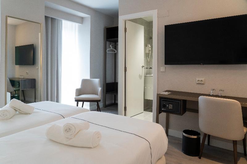 Quarto Estandar, M Ar De Ar Auria