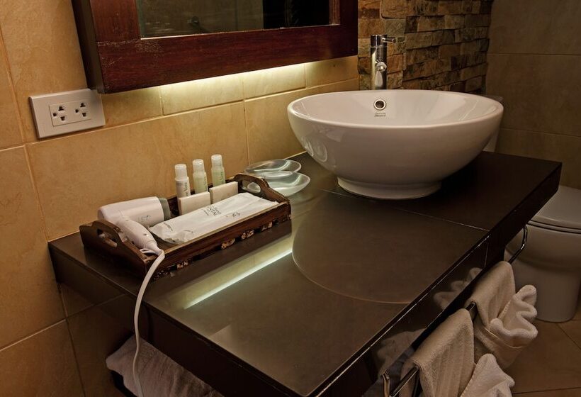 سوییت جونیور, Costabella Tropical Beach