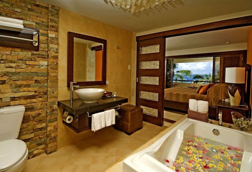 سوییت جونیور, Costabella Tropical Beach