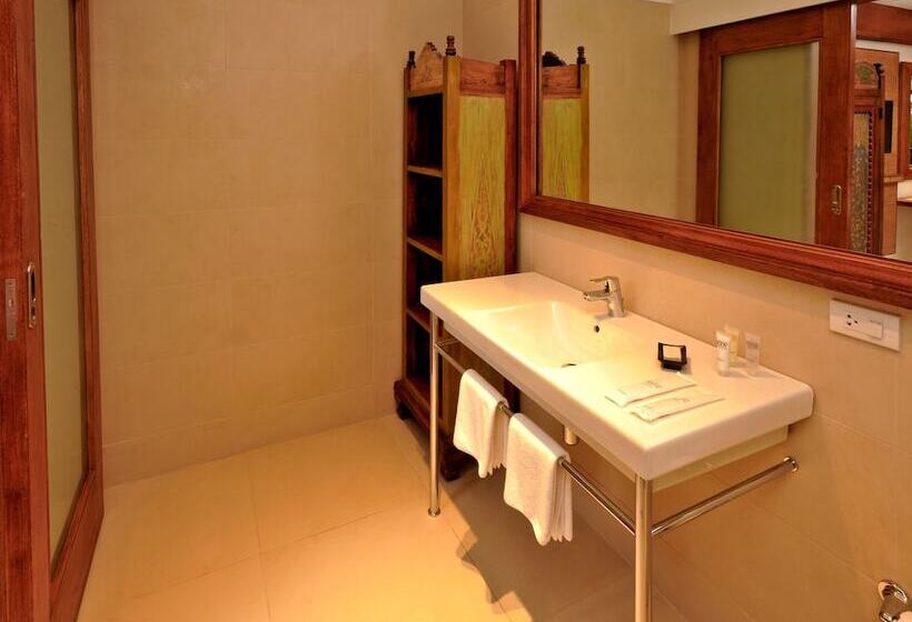 اتاق لوکس, Costabella Tropical Beach