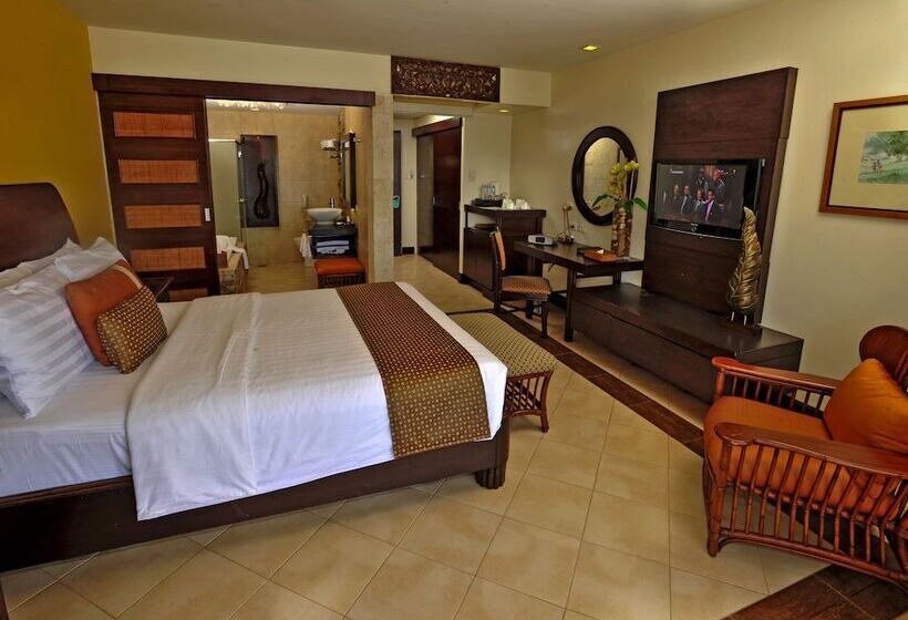 سوییت جونیور, Costabella Tropical Beach