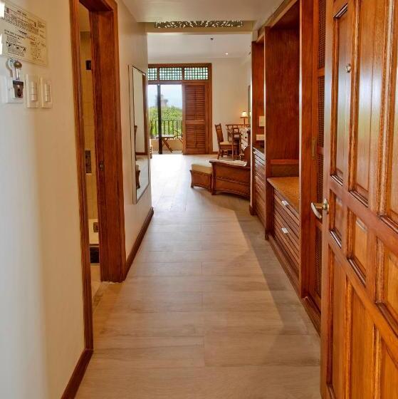 اتاق لوکس, Costabella Tropical Beach