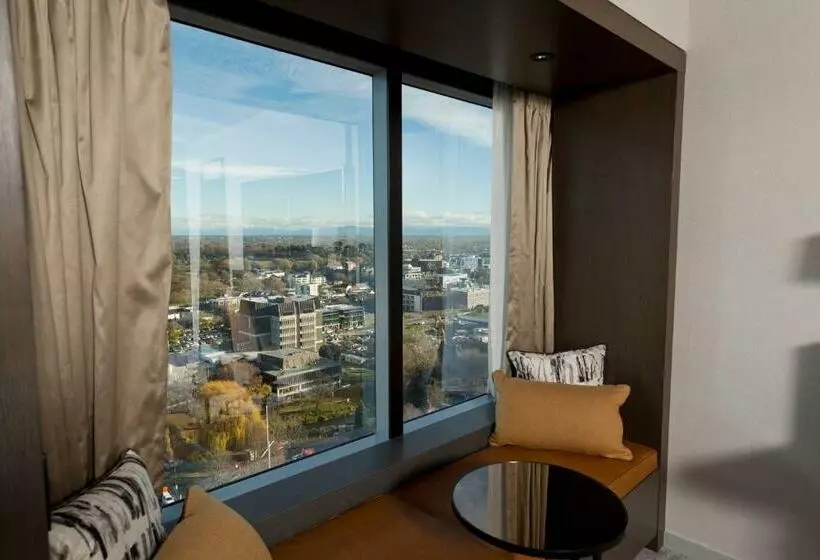 キングサイズベッドのスタンダードルーム, Crowne Plaza Christchurch, An Ihg