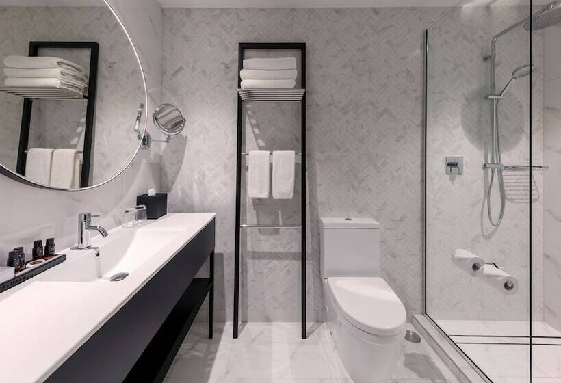 Номер Стандарт Двуспальная Кровать Вид на Город, Crowne Plaza Christchurch, An Ihg
