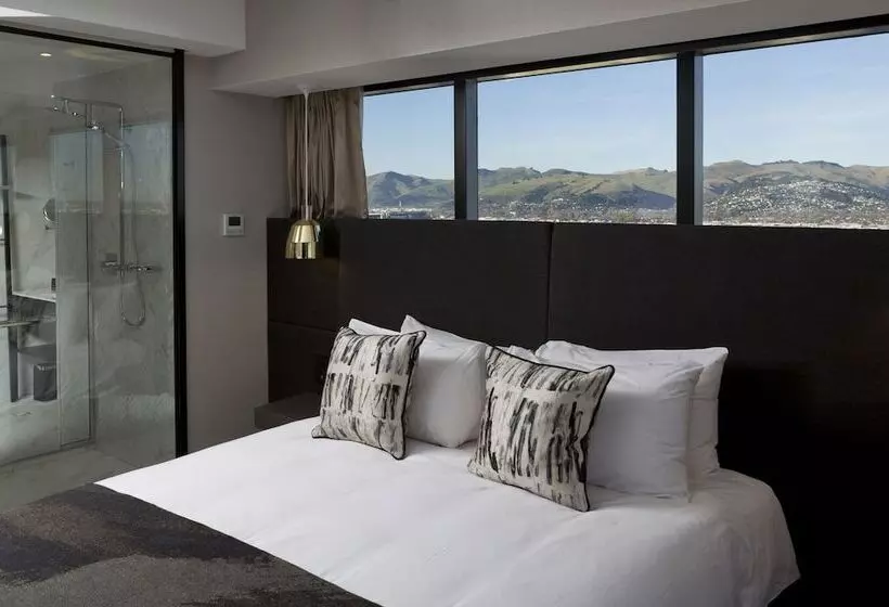 シティビューのダブルベッドスタンダードルーム, Crowne Plaza Christchurch, An Ihg