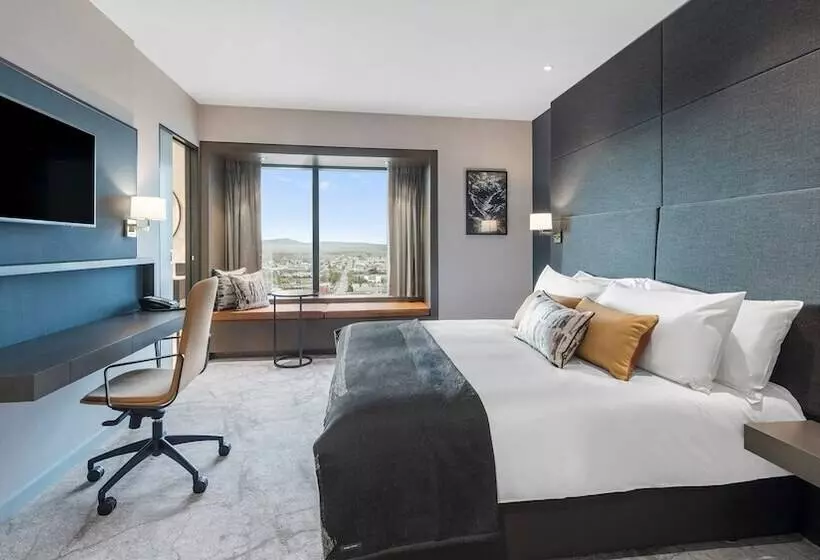 シティビューのダブルベッドスタンダードルーム, Crowne Plaza Christchurch, An Ihg