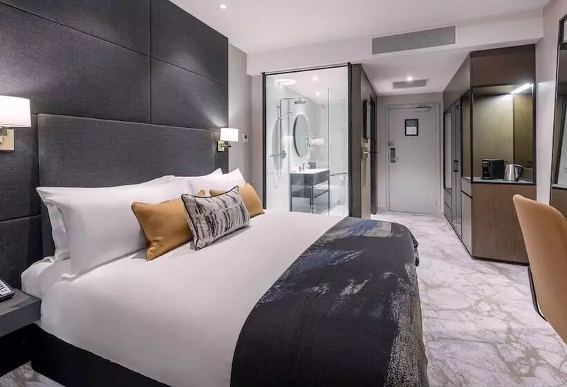 シティビューのダブルベッドスタンダードルーム, Crowne Plaza Christchurch, An Ihg