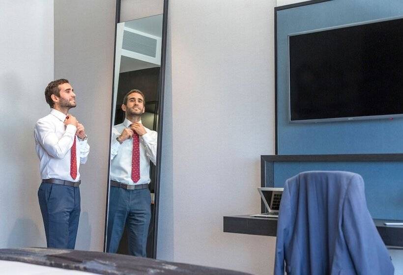 Номер Стандарт Двуспальная Кровать Вид на Город, Crowne Plaza Christchurch, An Ihg