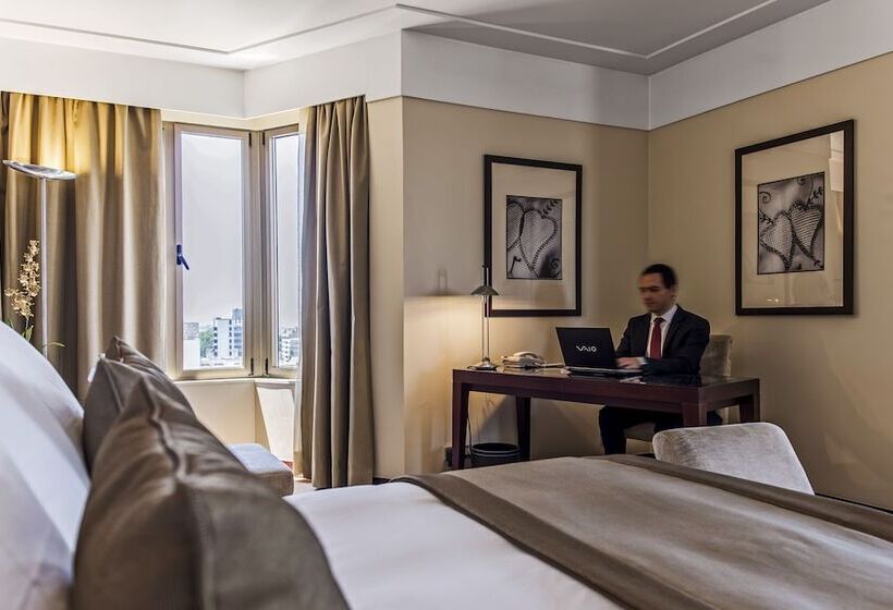 Standard Room Double Bed City View, Crowne Plaza Porto, An Ihg