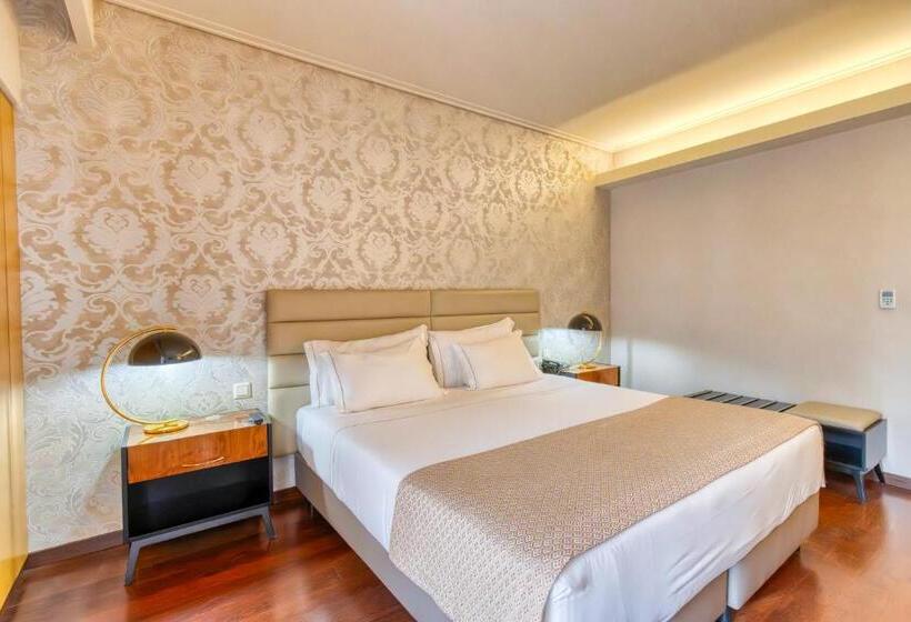 Номер Стандарт, Lis Batalha