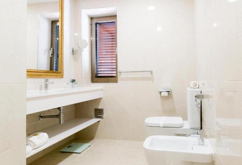 Номер Стандарт, Lis Batalha